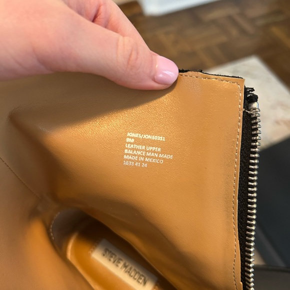 Women Black Zipper Boots - Picture 8 of 12